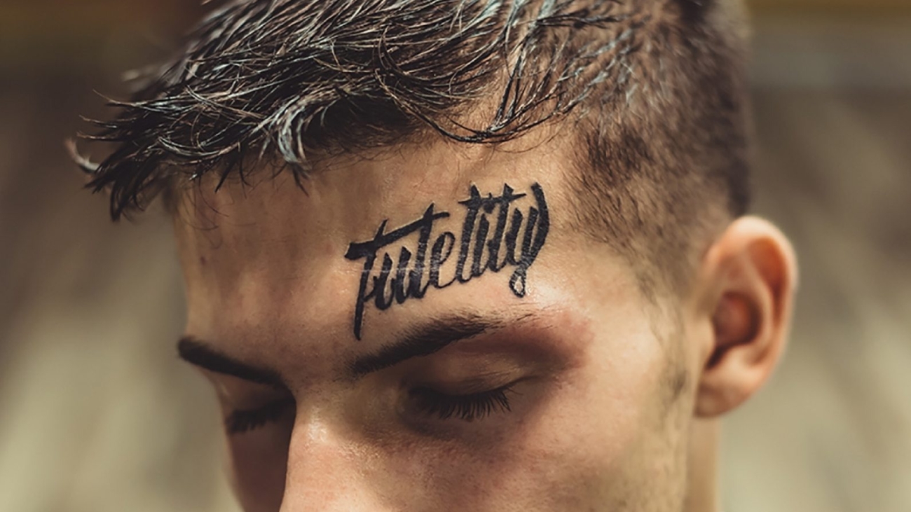 imgi_38_portrait-of-man-with-tattoo-PJPNNRD-2-1590x1590
